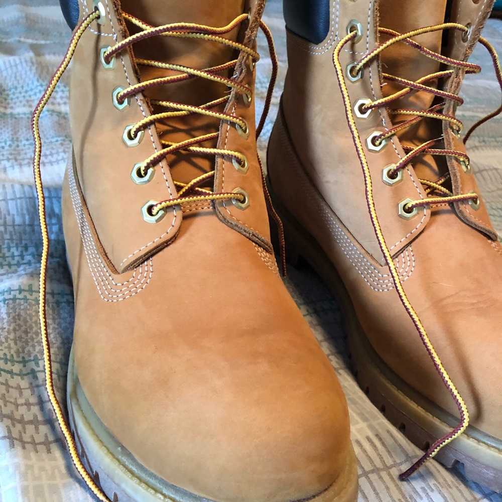 **Like New ** Timberland boots